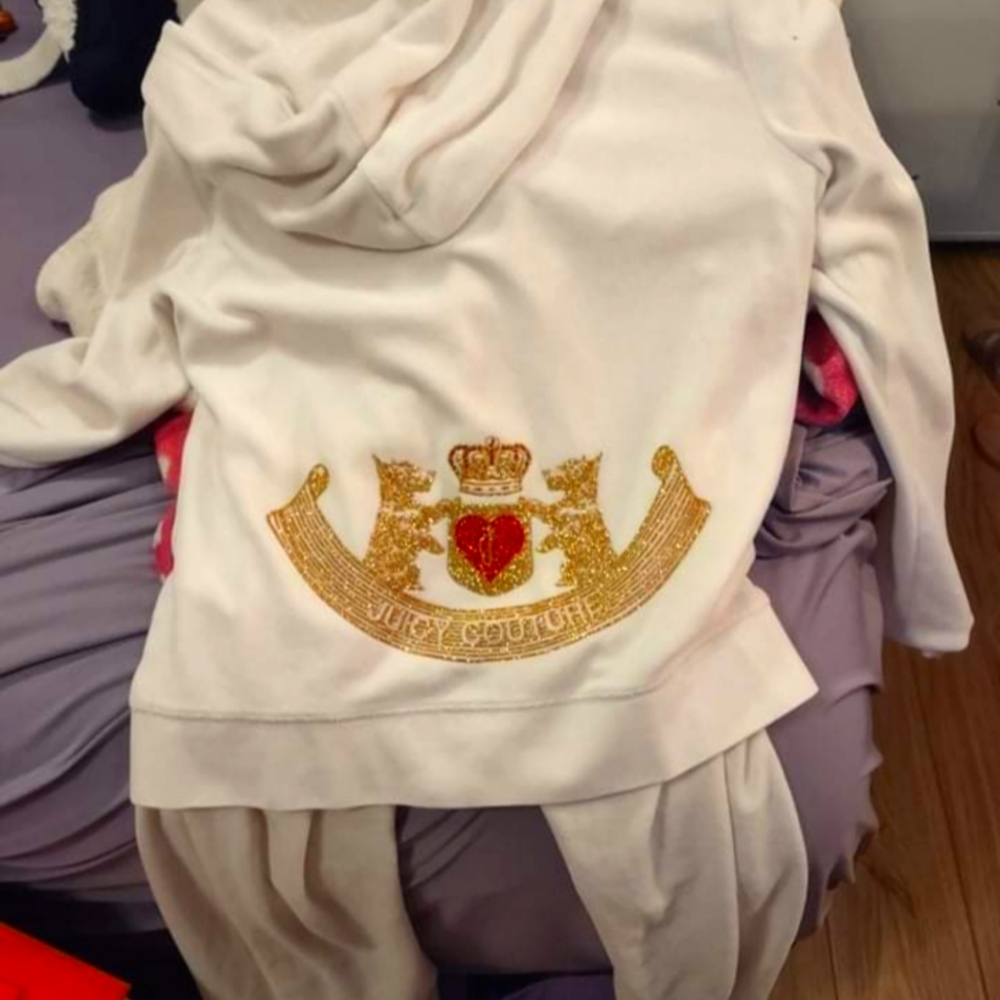 Tracksuit for Kimberly Banks